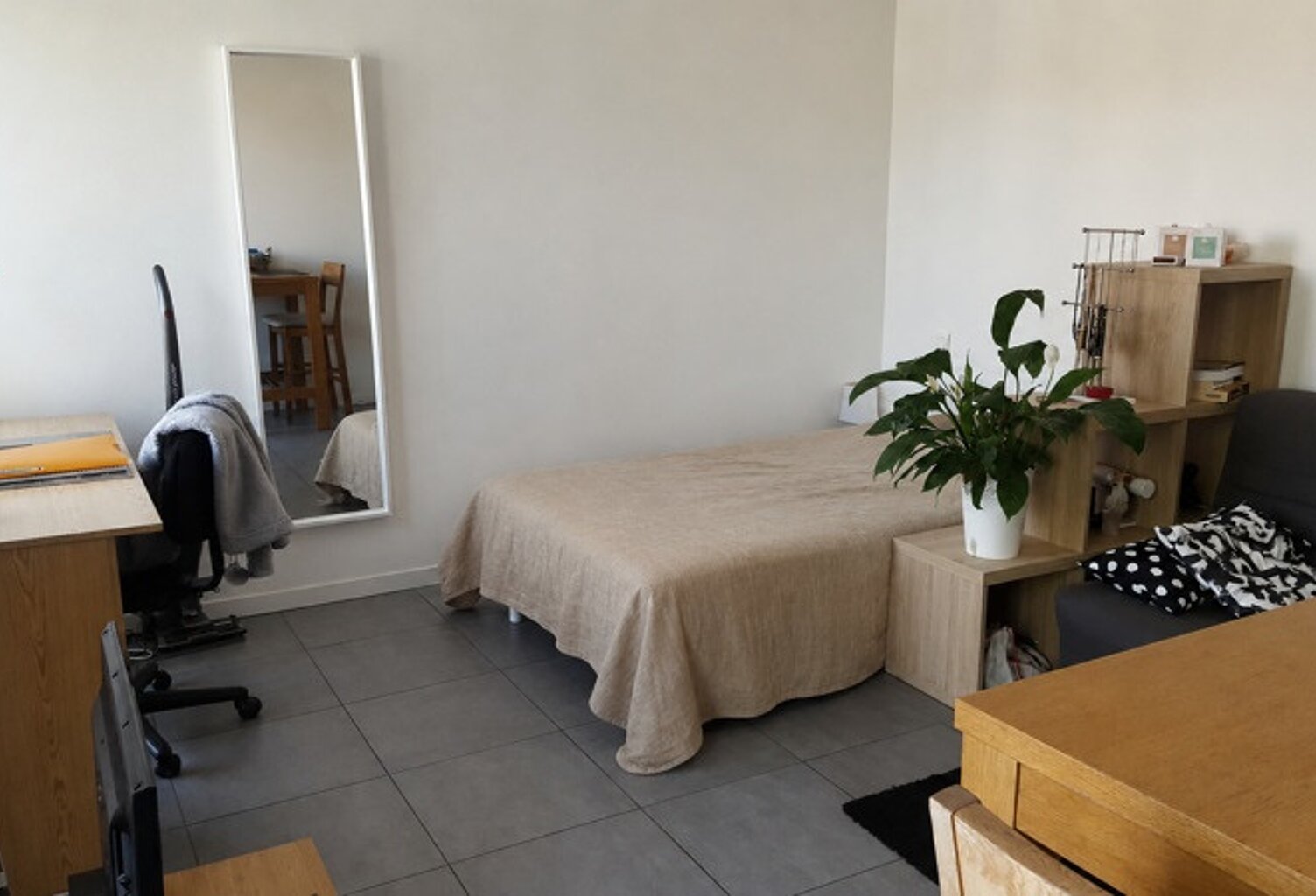 Studio de 1 pièces principales — photo 1