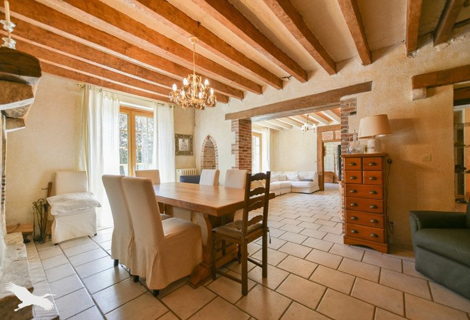 Maison en pierre de 6 pièces principales — photo 1