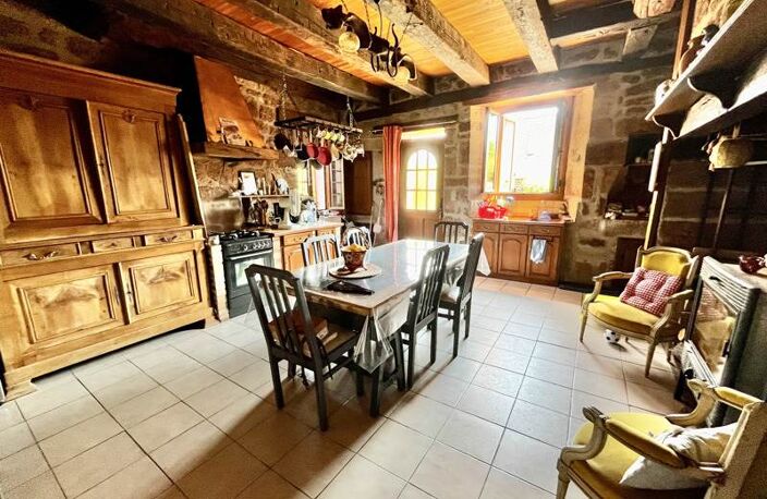 Maison en pierre de 3 pièces principales — photo 2