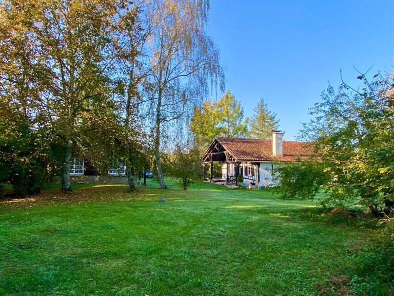 MAISON A COLOMBAGES RENOVEE AVEC GITE INDEPENDANT SUR 2700 M2 DE TERRAIN A LACQUY — photo 1