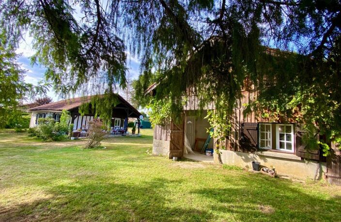 MAISON A COLOMBAGES RENOVEE AVEC GITE INDEPENDANT SUR 2700 M2 DE TERRAIN A LACQUY — photo 3