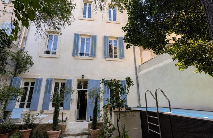 SALON-DE-PROVENCE (13) | Cœur de ville : maison de caractère de 10 pièces, 7 chambres avec jardin et piscine chauffée — photo 2