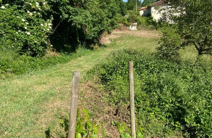Ruelle. Terrain  2858 m² avec CU — photo 3