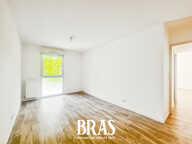 RUE VIVIANE FORRESTER  - T3 en avec parking et balcon — photo 3