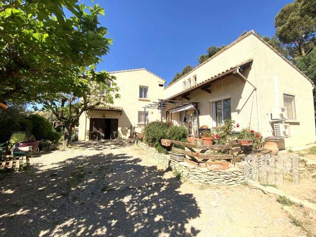 A vendre, maison cossue avec de beaux volumes ! — photo du bien