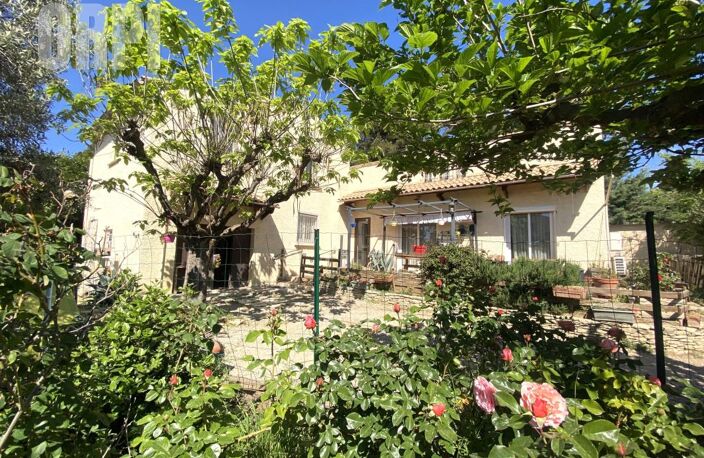 A vendre, maison cossue avec de beaux volumes ! — photo 2