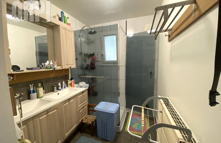 A vendre, maison cossue avec de beaux volumes ! — photo 5