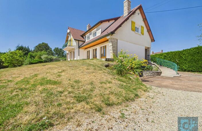 En exclusivité, élégance et caractère pour cette maison familial — photo 2
