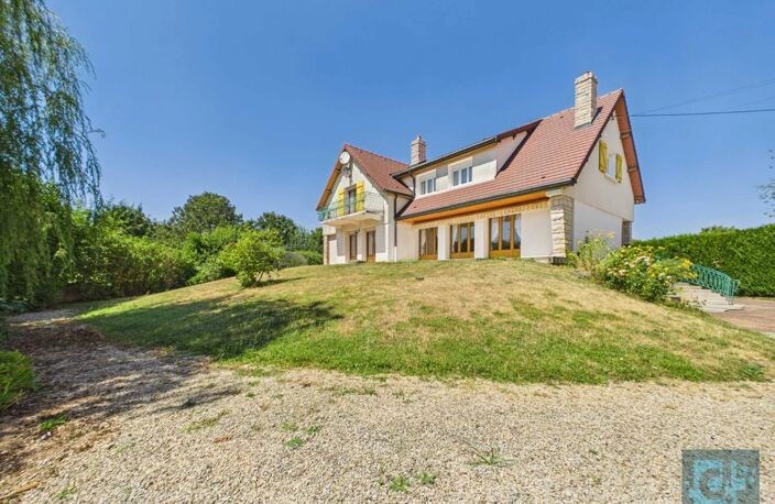 En exclusivité, élégance et caractère pour cette maison familial — photo 3