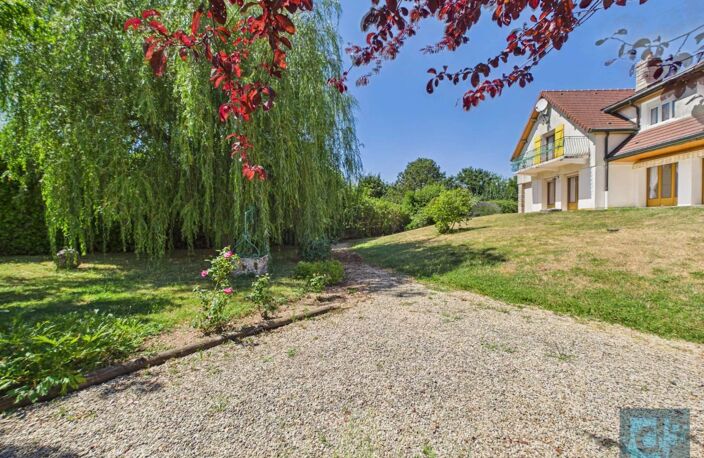 En exclusivité, élégance et caractère pour cette maison familial — photo 4