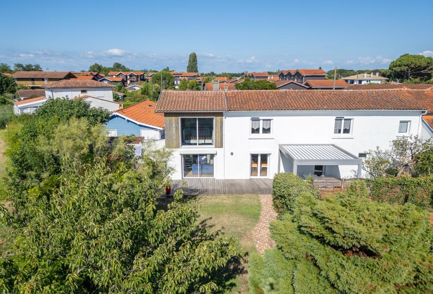 Quartier Port de La Teste – Maison familiale avec dépendance T2 et jardin intimiste — photo 1