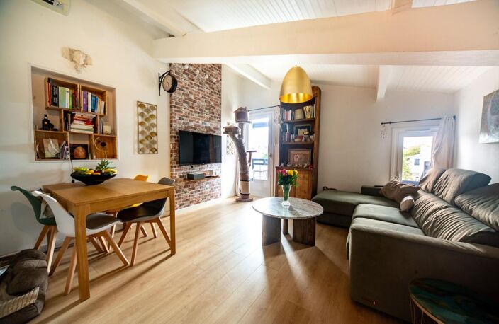 Appartement À Vendre - T4 avec terrasse, grand garage et fort potentiel d'évolution — photo 2