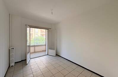 Appartement À Vendre T3 Toulon — photo du bien