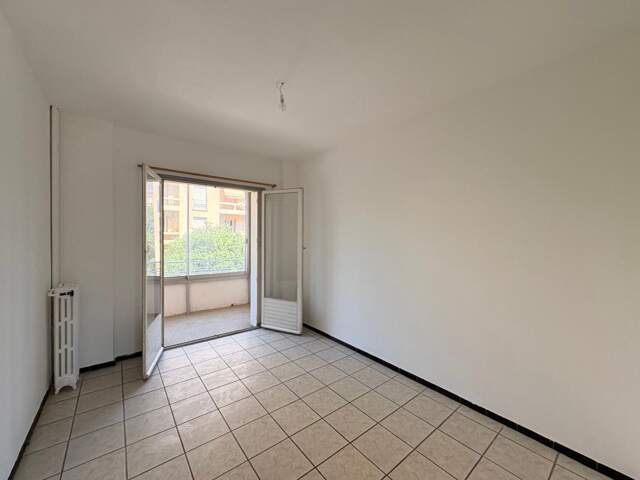 Appartement À Vendre T3 Toulon — photo du bien