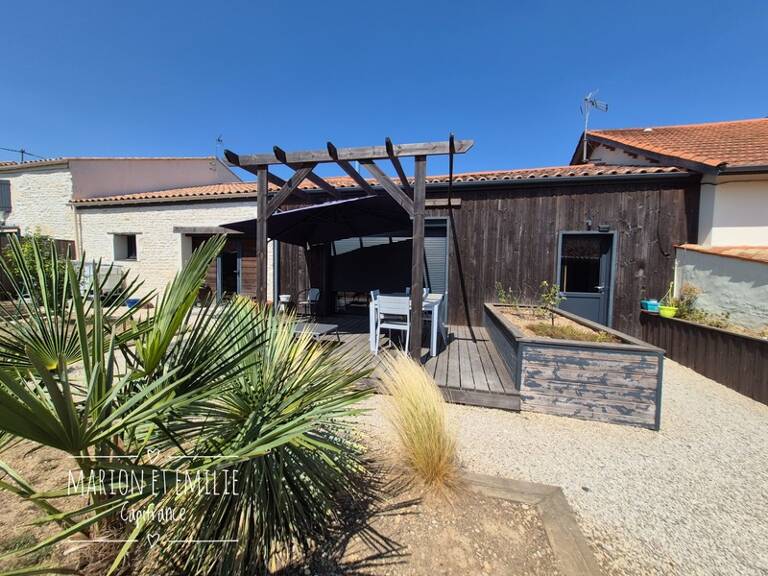 Dpt Deux Sèvres (79), à vendre SAINT HILAIRE LA PALUD maison 3 chambres - Plain pied avec beau jardin clos — photo 1