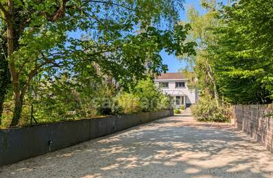 A vendre à 5 mn de Chalon-Sur-Saône (71) cette villa authentique de 189 m² 7 pièces 5 chambres 1 bureau et terrain de 2310 m² — photo du bien