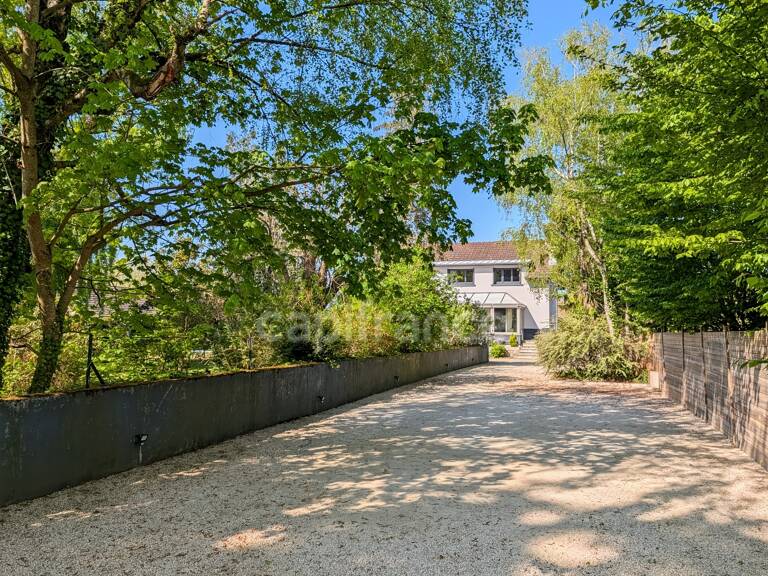 A vendre à 5 mn de Chalon-Sur-Saône (71) cette villa authentique de 189 m² 7 pièces 5 chambres 1 bureau et terrain de 2310 m² — photo 1