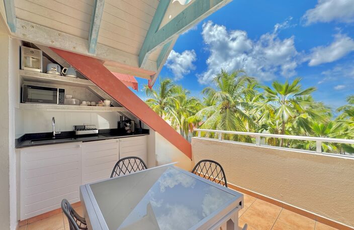 A VENDRE - CHARMANT STUDIO RENOVE AU COEUR D'UN CADRE TROPICAL RECHERCHE - SAINTE ANNE — photo 2