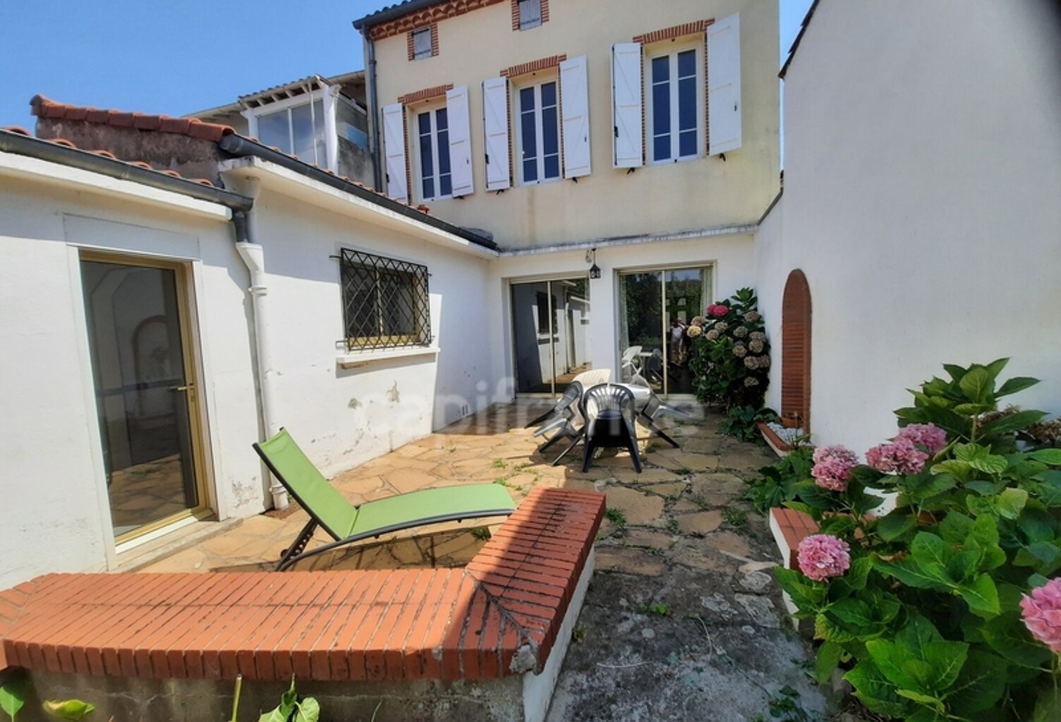 ALBI CENTRE MAISON DE VILLE AVEC GARAGE ET JARDIN — photo 1