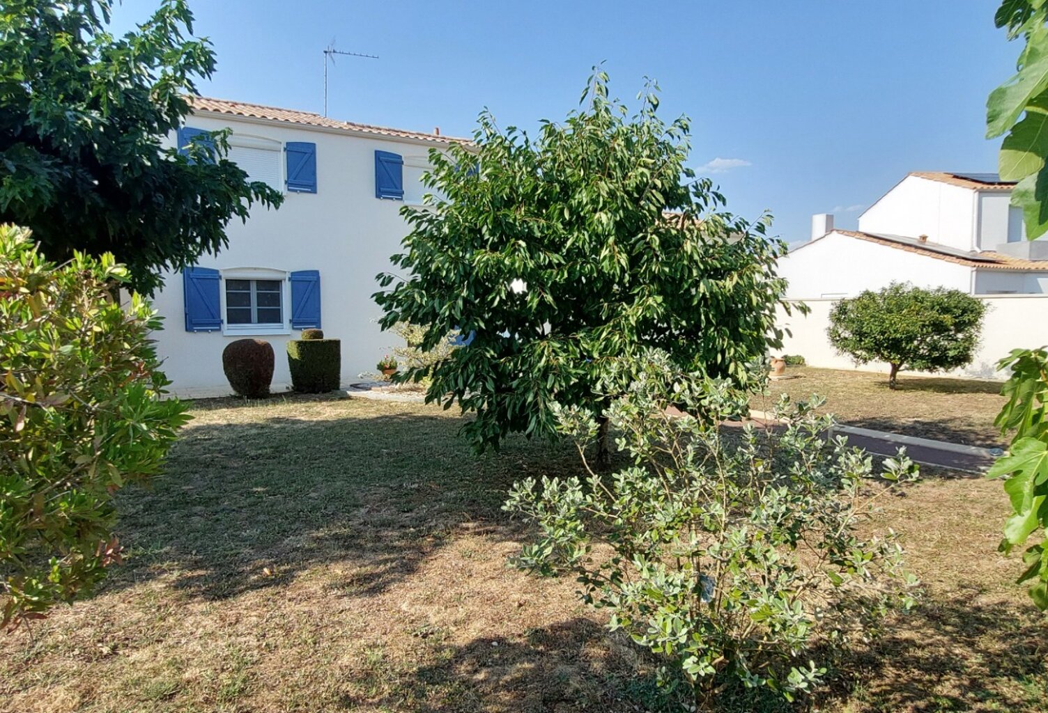 Maison à vendre 6 pièces - 149m2 - 4 chambres - double garage  LUCON (85) — photo 1