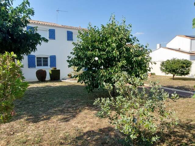 Maison à vendre 6 pièces - 149m2 - 4 chambres - double garage  LUCON (85) — photo du bien