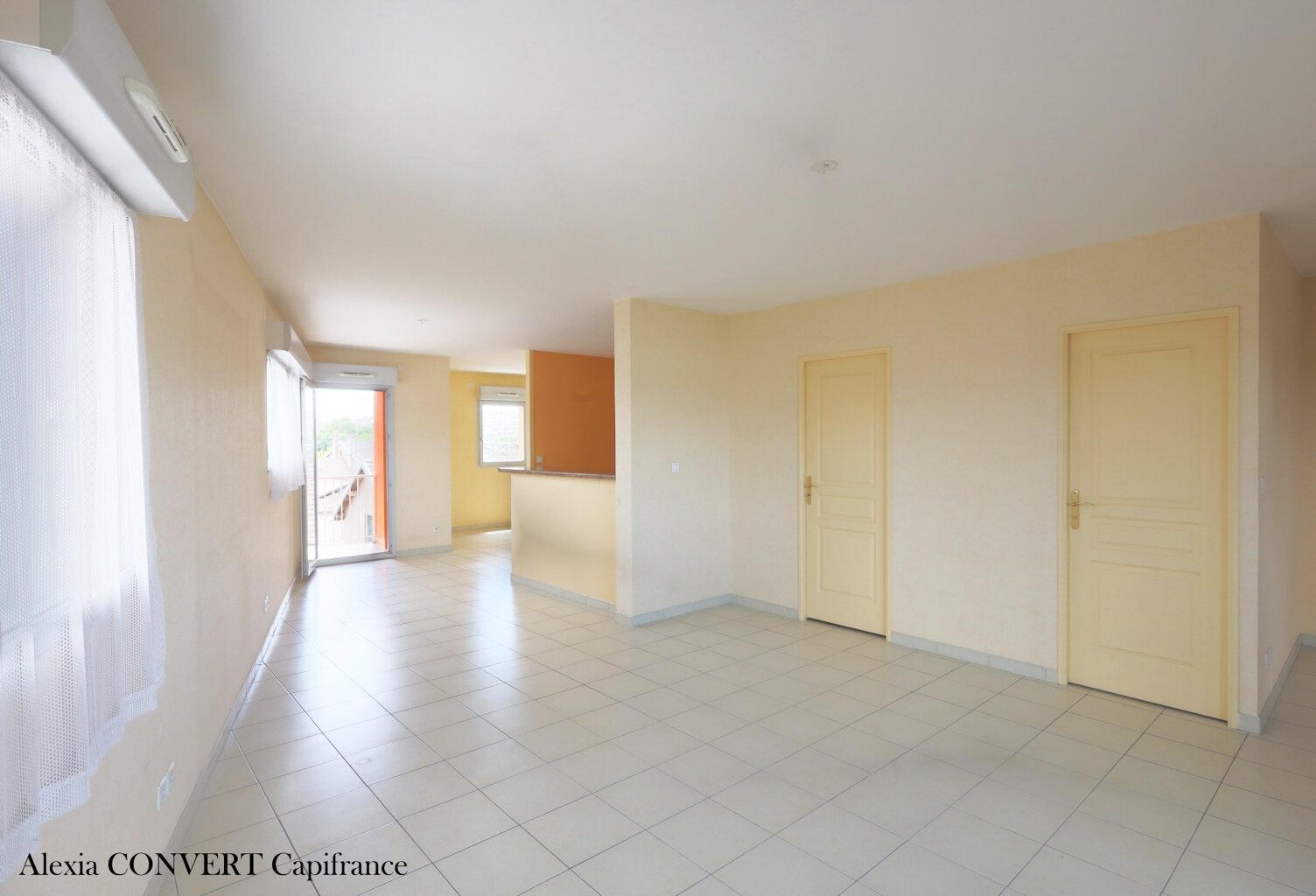 Appartement à vendre 5 pièces garage+ cave + parking BOURG EN BRESSE (01) — photo 1