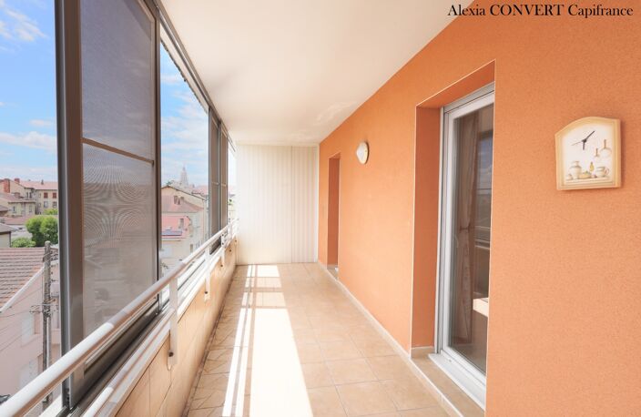 Appartement à vendre 5 pièces garage+ cave + parking BOURG EN BRESSE (01) — photo 2