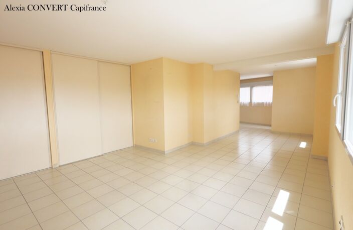 Appartement à vendre 5 pièces garage+ cave + parking BOURG EN BRESSE (01) — photo 3
