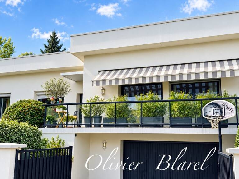 La Celle-Saint-Cloud – Villa familiale avec piscine – Parcelle de 967 m² – Gare à 3 minutes à pied — photo 1