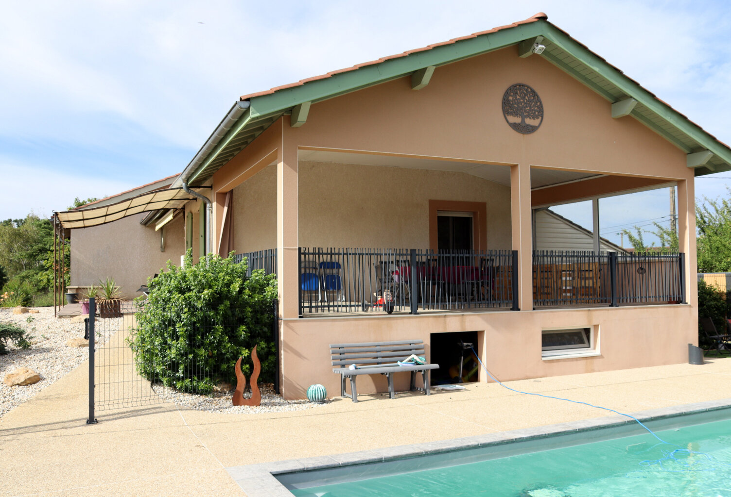 SAINT-BÉNIGNE – Villa d'exception avec piscine, vue sur les Monts du Mâconnais et terrain de 4 608 m² — photo 1