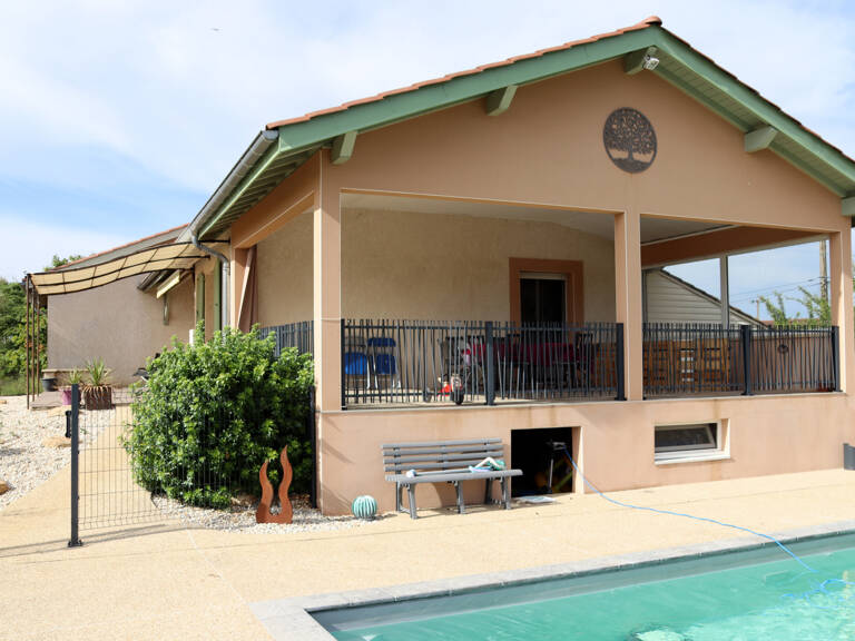 SAINT-BÉNIGNE – Villa d'exception avec piscine, vue sur les Monts du Mâconnais et terrain de 4 608 m² — photo 1