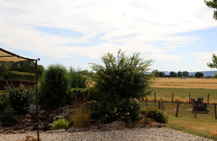 SAINT-BÉNIGNE – Villa d'exception avec piscine, vue sur les Monts du Mâconnais et terrain de 4 608 m² — photo 4