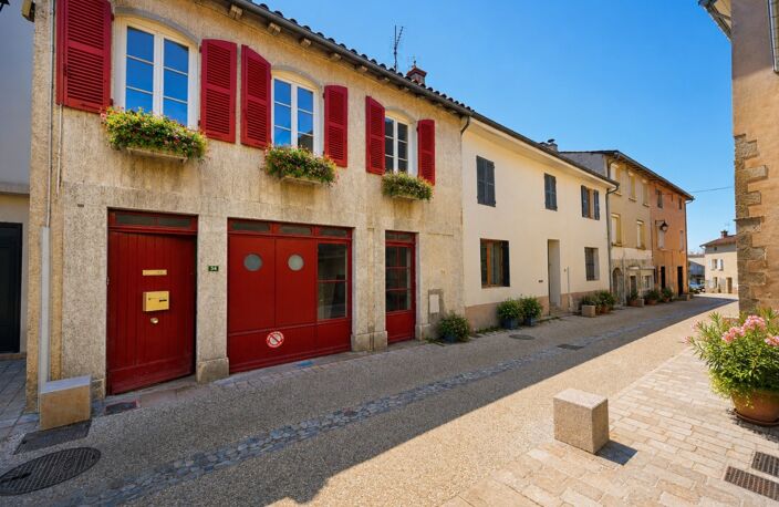 Ancienne maison du menuisier avec son atelier au coeur du village de Millery — photo 4