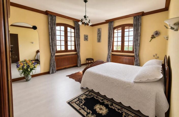 Étagnac: Spacieuse Maison 207m², 4 Ch, Terrain — photo 5
