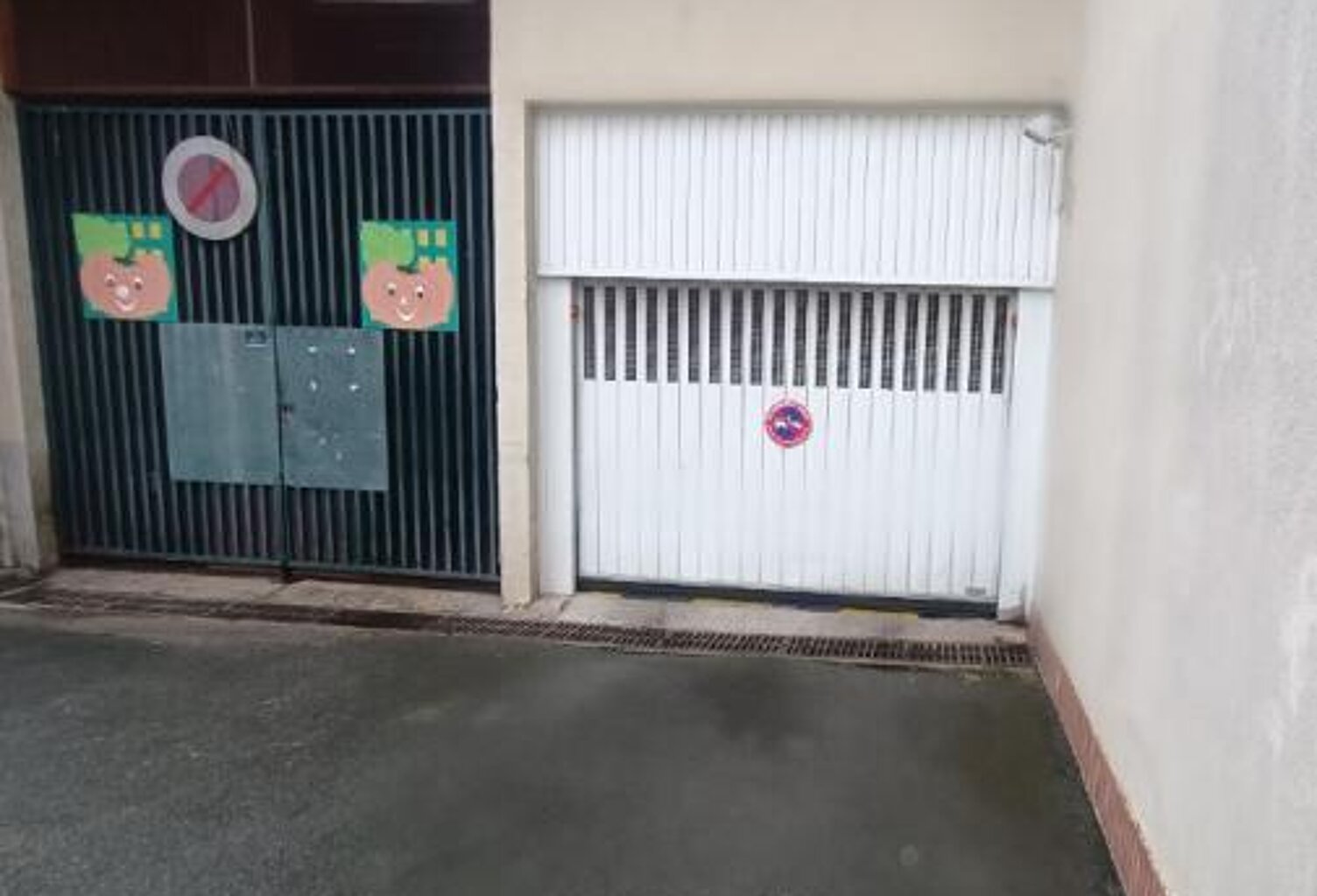 Parking / box Montigny Le Bretonneux 14 m2 — photo 1