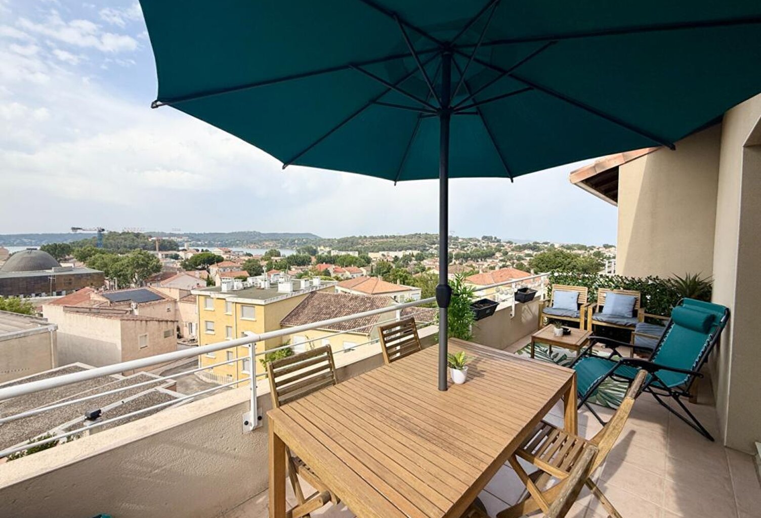 Appartement T2 avec double vue Etang  et une place de parking — photo 1