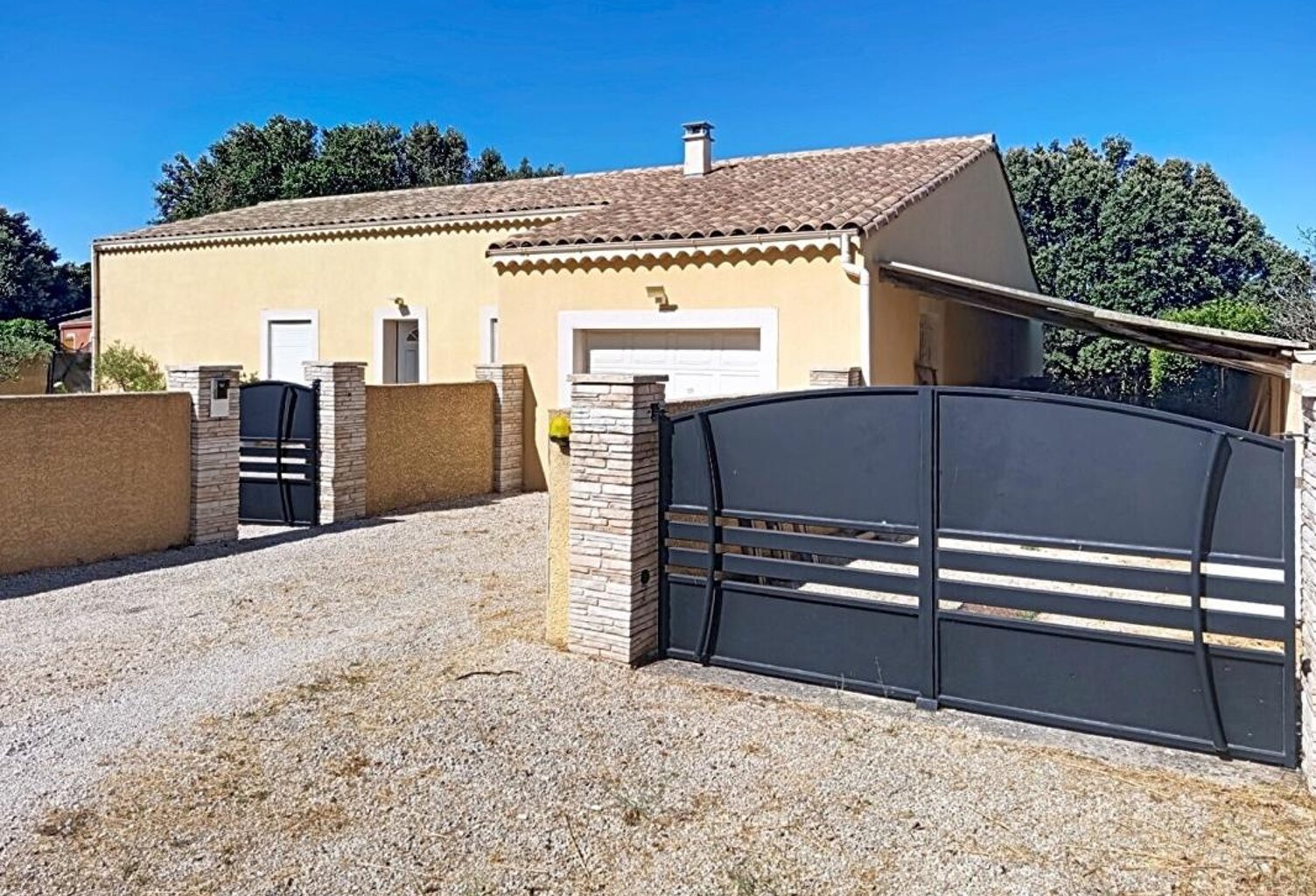 Villa plain pied 140m² sur 1000m² de terrain avec piscine, Donzère 379 000HAI — photo 1