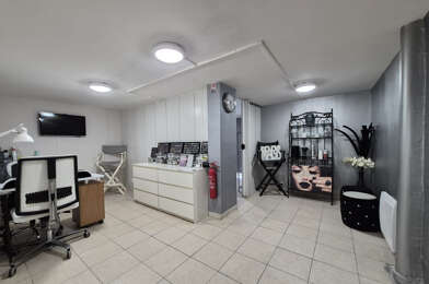 Commerce  242000 €