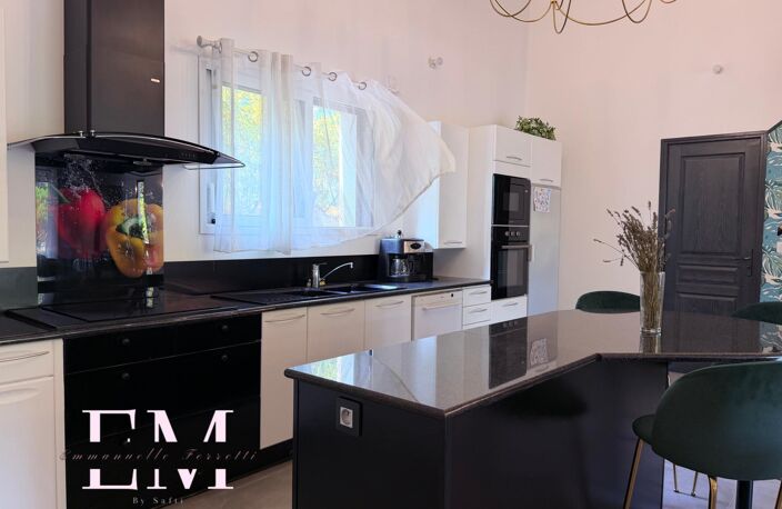 MAISON CONTEMPORAINE DANS LES PINS A DEUX PAS DES PLAGES — photo 3