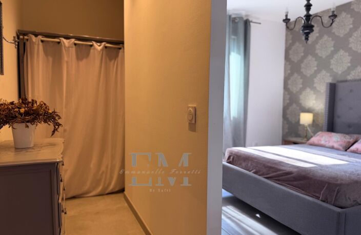 MAISON CONTEMPORAINE DANS LES PINS A DEUX PAS DES PLAGES — photo 5