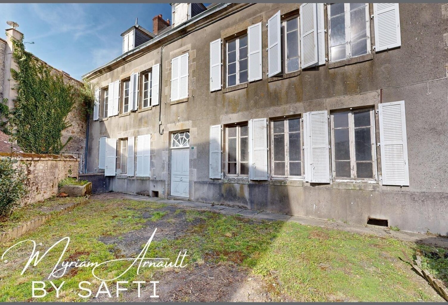 Maison de Maître, plein centre ville, 190 m², cave et dépendance — photo 1