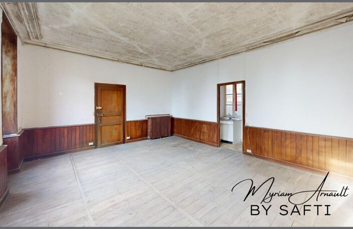 Maison de Maître, plein centre ville, 190 m², cave et dépendance — photo 3