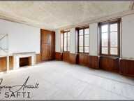 Maison de Maître, plein centre ville, 190 m², cave et dépendance — photo 4