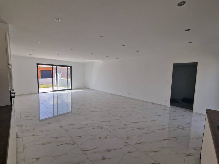 MAISON EN CONSTRUCTION - 11800 FLOURE — photo 1