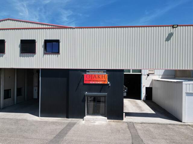 Immobilier Professionnel à vendre Meyzieu — photo du bien