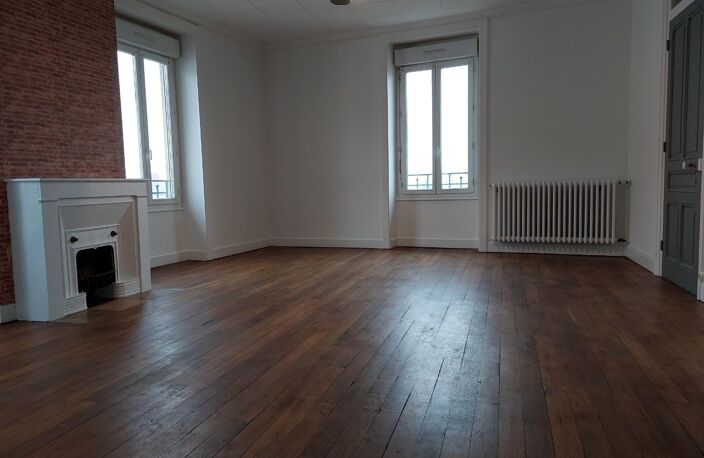 Location appartement 3 pièces 104 m² à Meximieux (01800) — photo 4