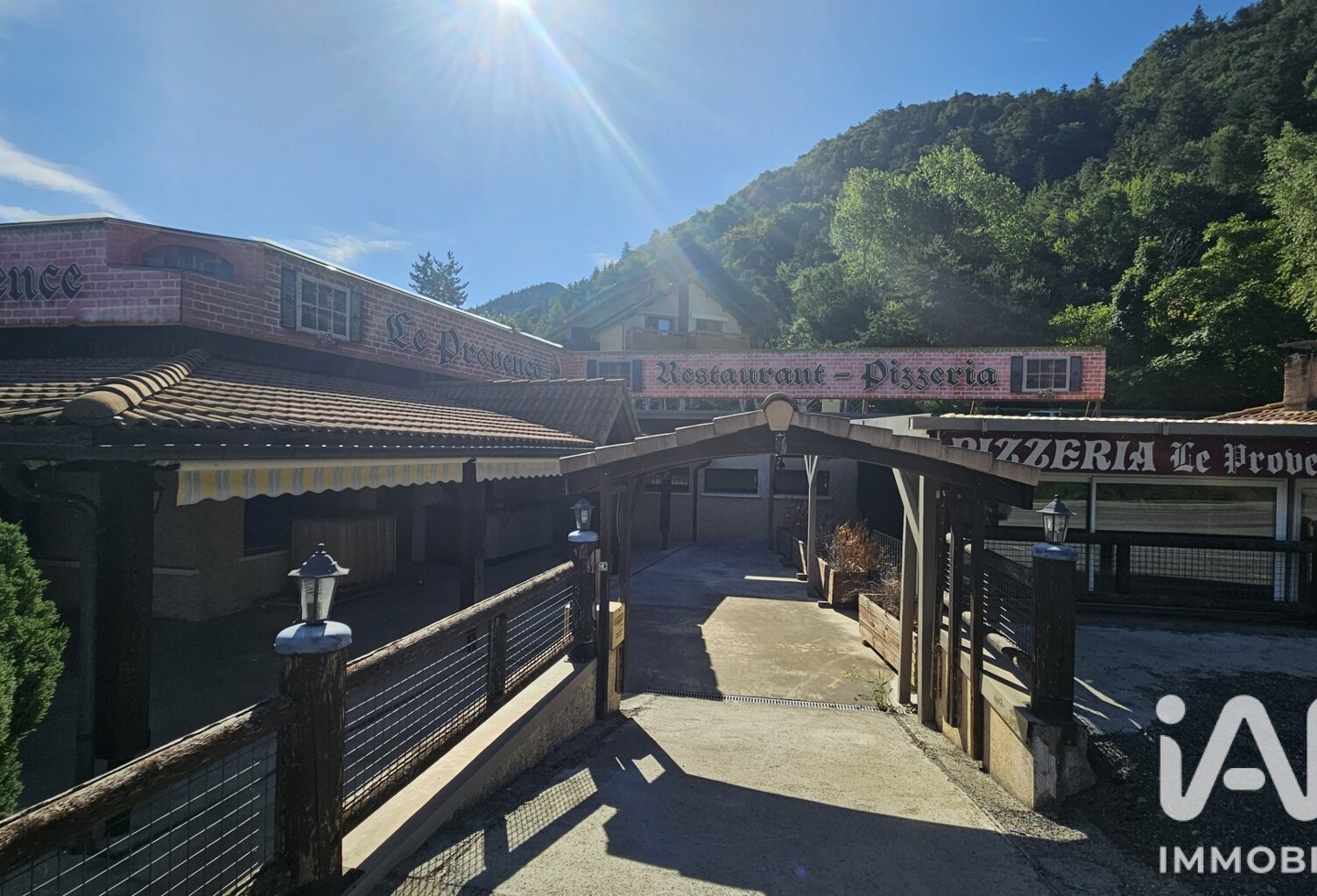 Vente Boutique/Local commercial 300 m&sup2; — photo 1