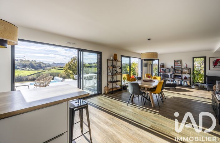 Vente Maison/villa 5 pièces — photo 2
