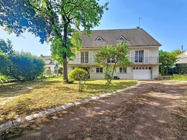 Maison 8 pièces sur sous sol total Provins proche ville haute — photo du bien