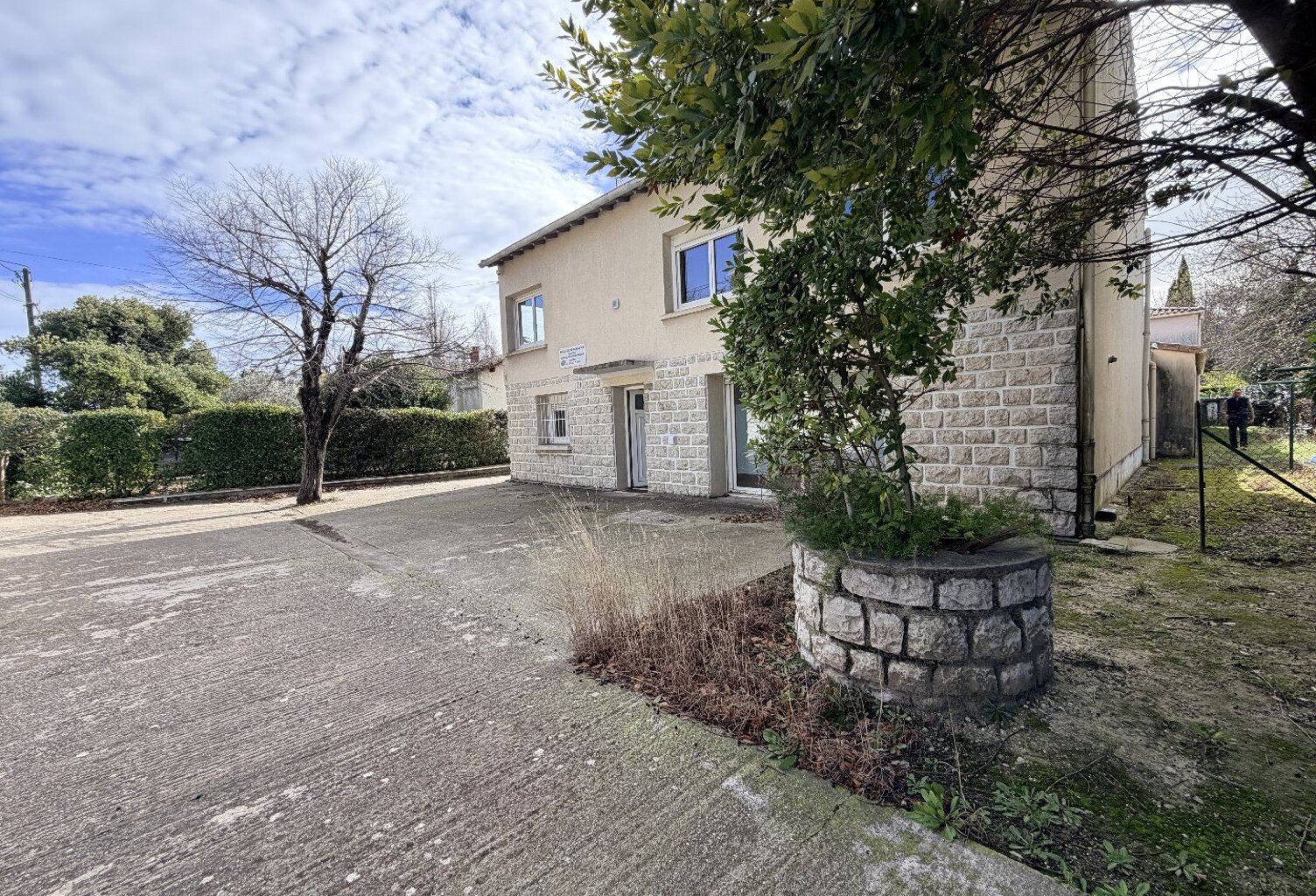 Local commercial — photo 1